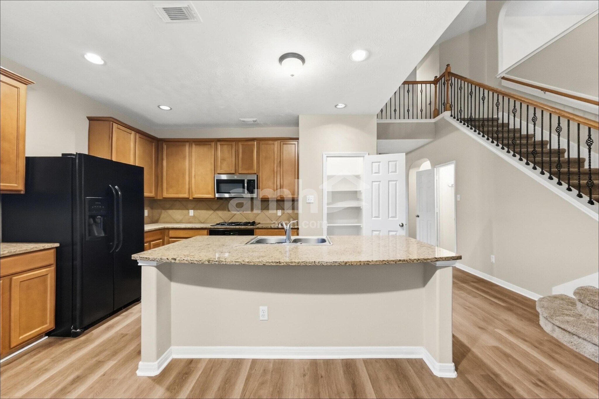 Building Photo - 3007 Valiant Elm St