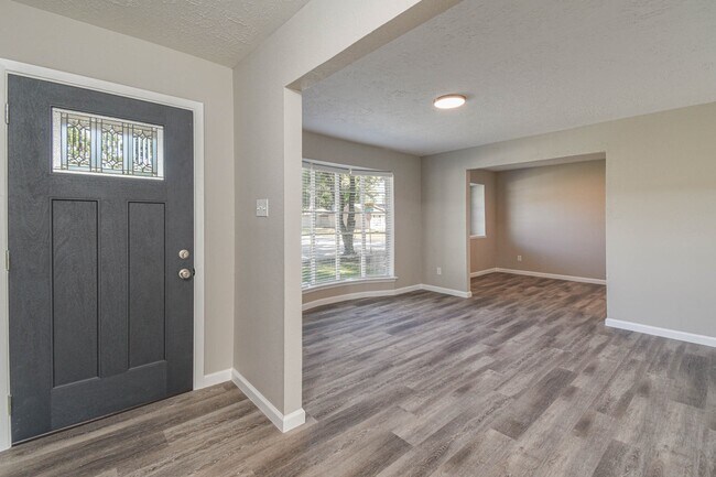 Building Photo - 4318 Burkegate Dr