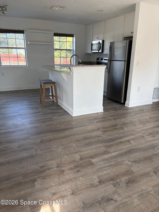 Building Photo - 904 Kensington Dr