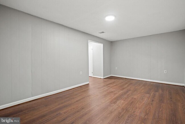 Building Photo - 5863 Jackson Oak Ct