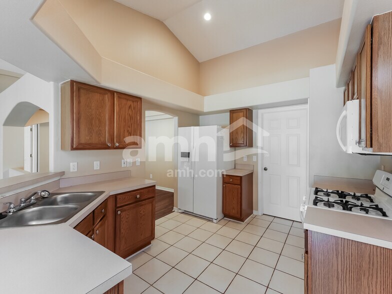 Building Photo - 1138 Timber Trace Dr