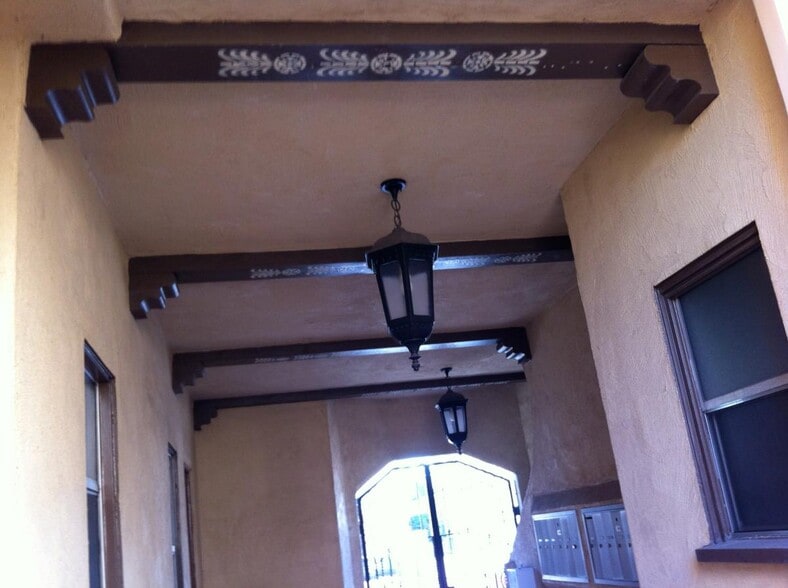 Lobby - 774 Redondo Ave