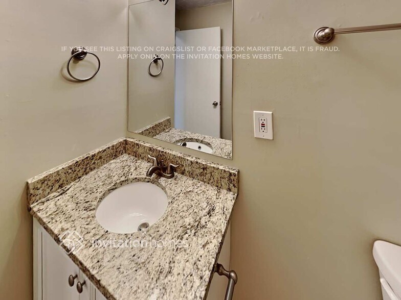 Building Photo - 1393 Mountain Overlook