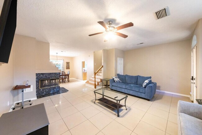 Building Photo - 9350 Starfire Ln