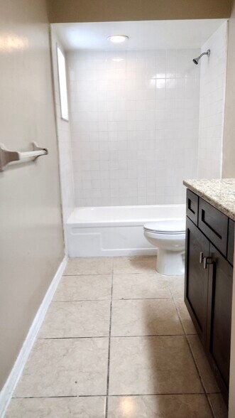 Building Photo - 1348 W Evans Cir