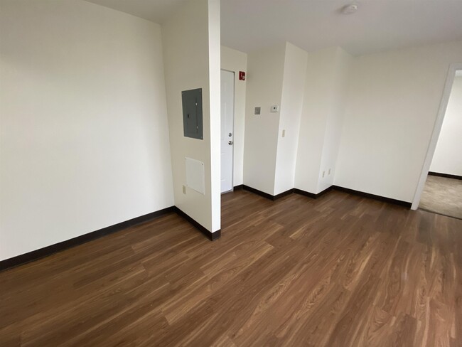 Building Photo - 4 Martin St