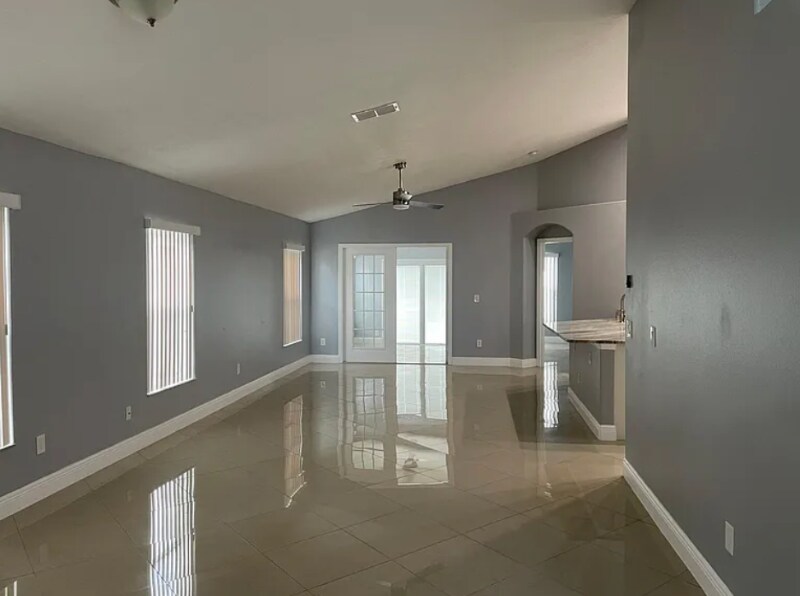 Building Photo - 11046 Crystal Glen Blvd