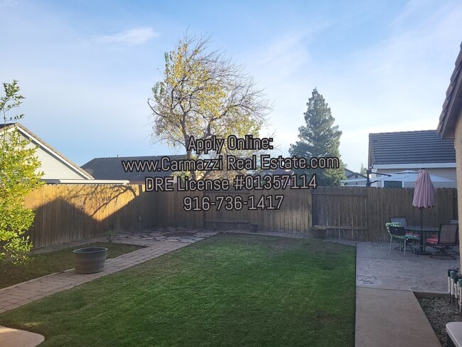 Building Photo - 9197 Irish Gold Way