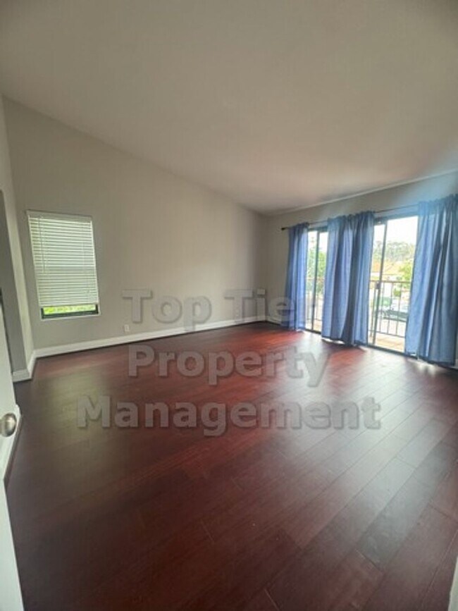 Building Photo - 3 Bedroom, 2 Bath Beautiful Carlsbad Home ...