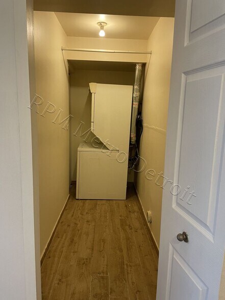 Building Photo - 45250 Keding St