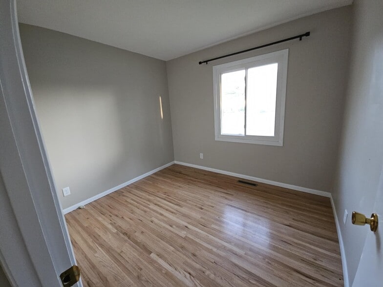 Upstairs Bedroom 3 - 103 Twinkle Ter
