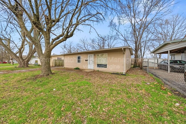 Building Photo - 133 St Thomas Ln