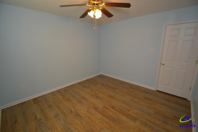 Building Photo - 309 Northlake Dr