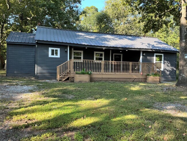 Building Photo - 10928 L&M Rd