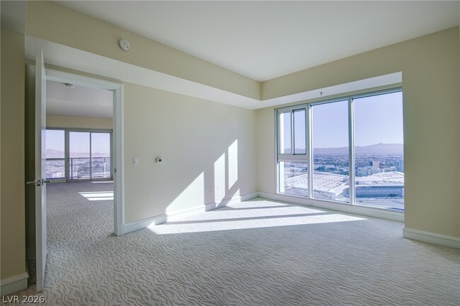 Building Photo - 2700 S Las Vegas Blvd