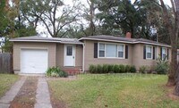 Building Photo - 3533 Pinecrest St