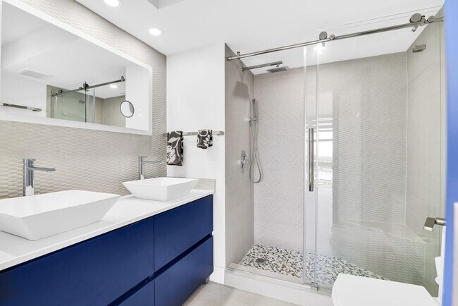 Building Photo - 2701 N Ocean Blvd