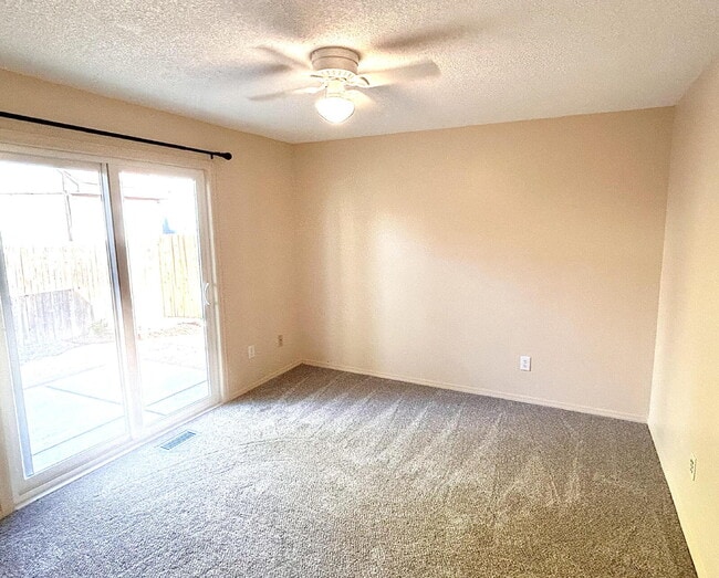 Building Photo - AVAILABLE NOW! Charming Home in the Cottonwood Community!