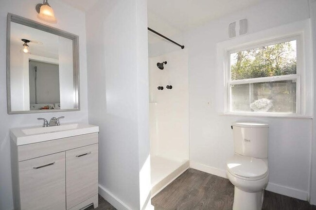 Building Photo - 4 Bed/3 Bath home w/fenced yard in Augusta - Available December 5, 2025