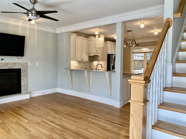 Building Photo - 305 Mallard Ave