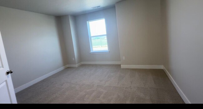 Building Photo - 13646 S Watts Ln