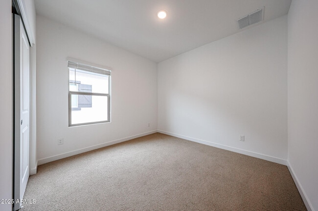 Building Photo - 2837 W Eagle Talon Trail