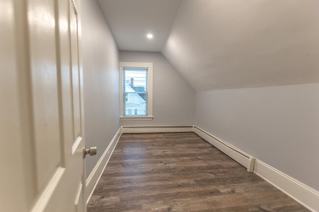 Building Photo - 340 Pearl St