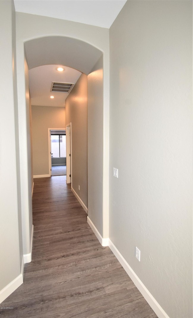 Building Photo - 9430 W Elm St
