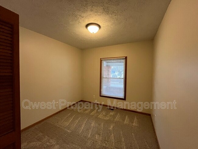 Building Photo - 1401 Valley Ave NW