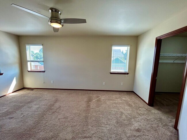 Building Photo - 5244 Arrow Ct
