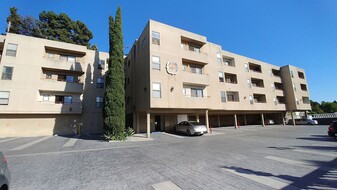 Building Photo - Carmel Heights Apts