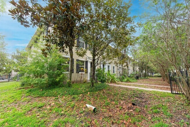 Building Photo - 4027 5th Ave N