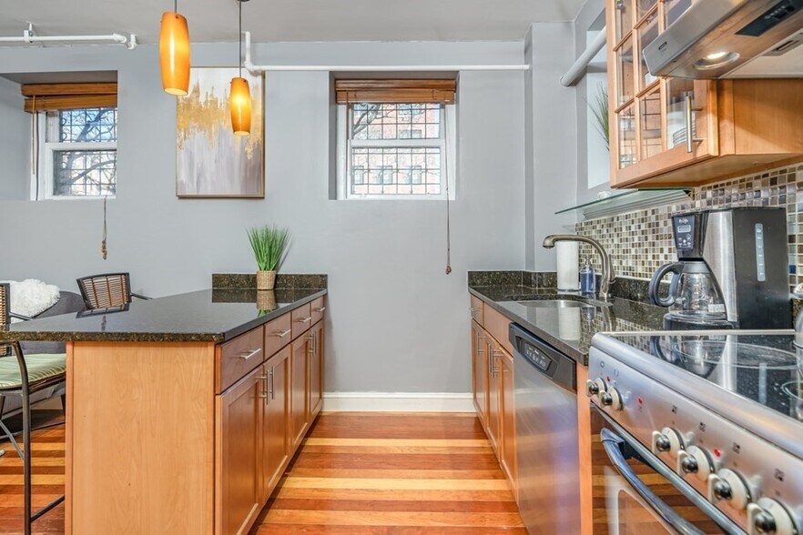 Building Photo - 330 Dartmouth St