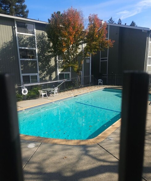 Building Photo - 8711 Mountain Blvd