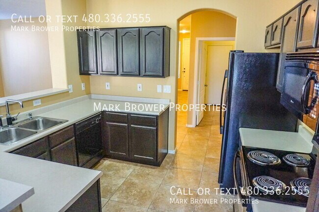 Building Photo - 1362 W Roadrunner Dr