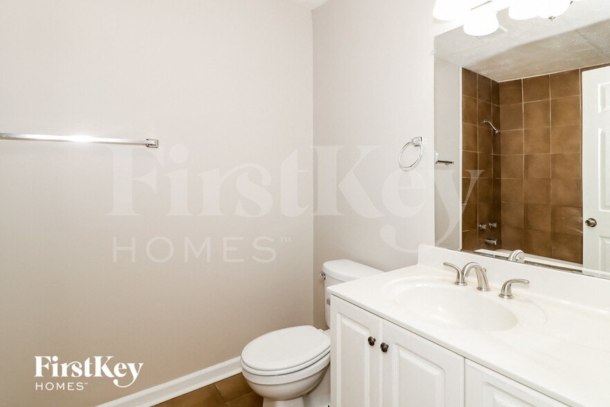 Building Photo - 324 Chimney Trace Dr