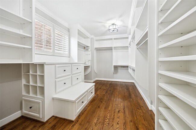 Building Photo - 6310 Taggart St