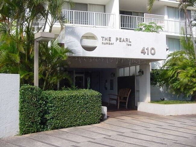 Building Photo - Pearl II - Ground Floor Unit, with large lanai, covered/secured parking, washer/dryer in unit, te...