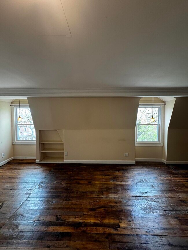 Building Photo - 262 N Broadway