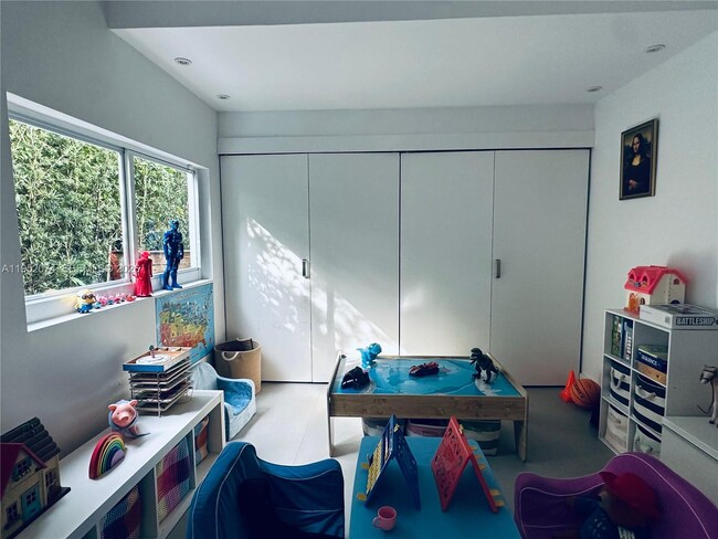 Building Photo - 1430 Baracoa Ave