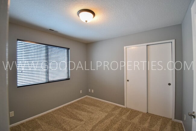 Building Photo - 4 Bedroom 3 Bath Home 3 Car Garage with large fenced in yard in Waukee