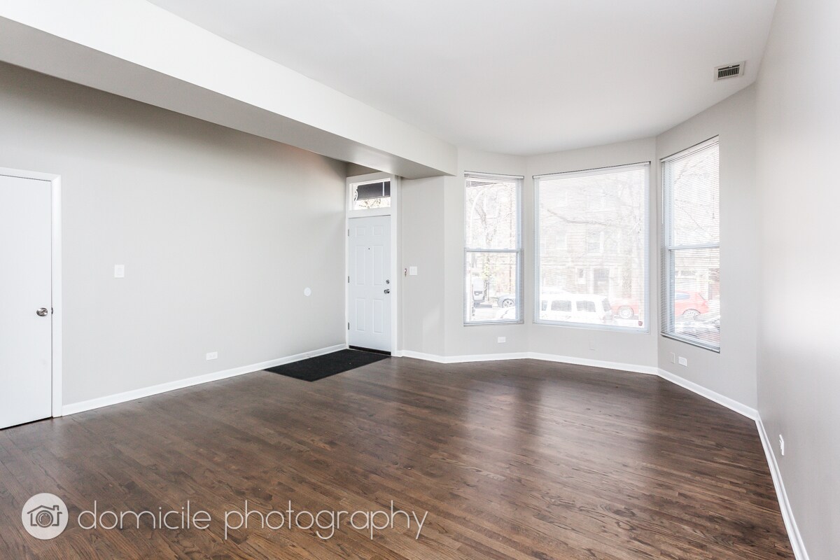 Building Photo - 1057 W Cornelia Ave