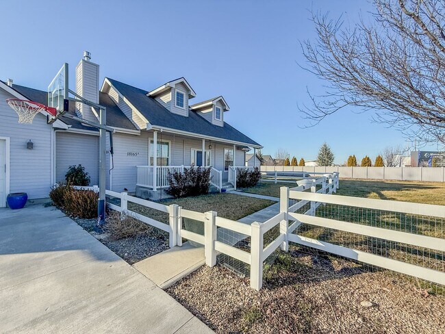 Building Photo - Midland Houses