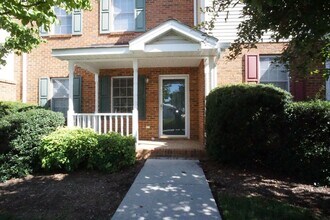 Building Photo - 450 Wimmer St