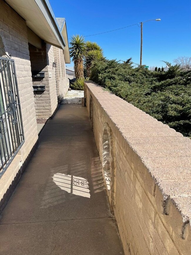 Building Photo - 4555 Sun Valley Dr
