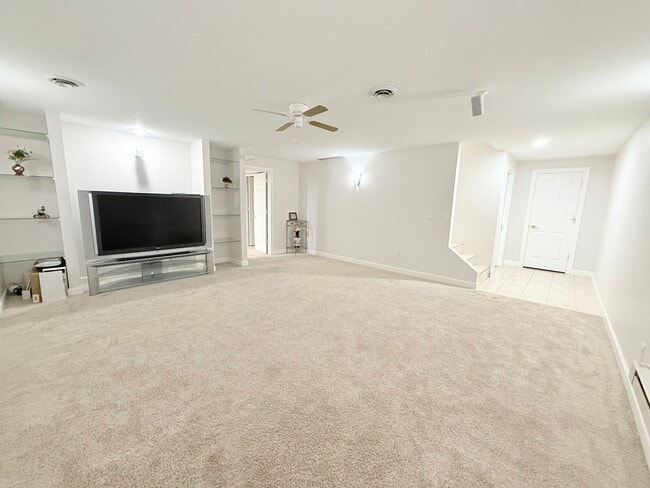 Building Photo - Photos Coming Soon – 3 Bedroom, 3.5 Bathro...