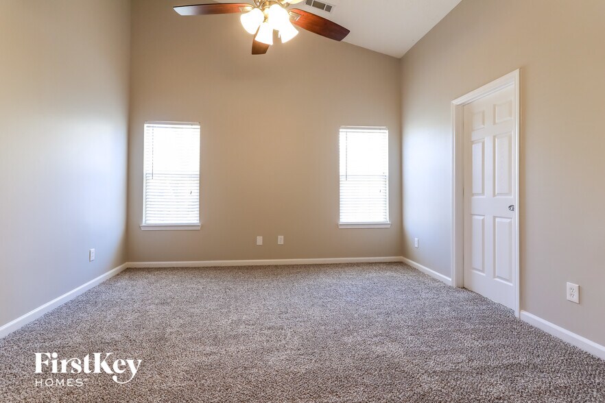 Building Photo - 2395 Pemberton Point