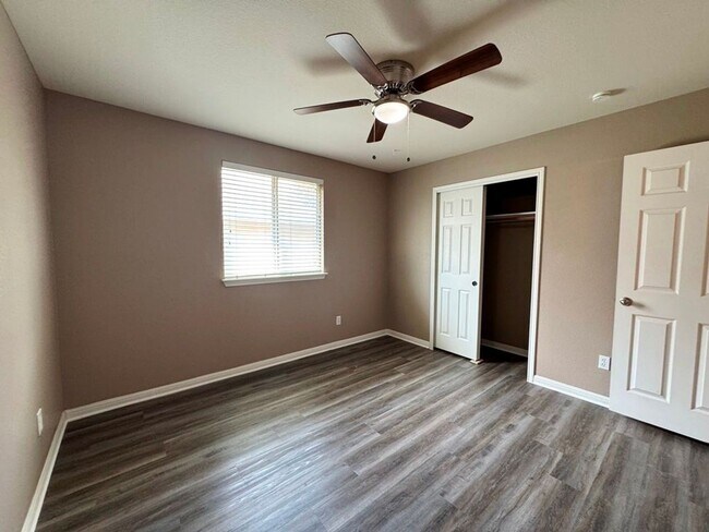 Building Photo - 3 Bed/ 2 Bath Home Available in Villages of Berry Creek!