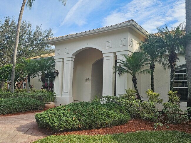 Building Photo - 8308 Myrtlewood Cir W
