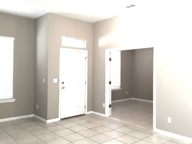 Building Photo - 9140 Prosperity Lake Dr